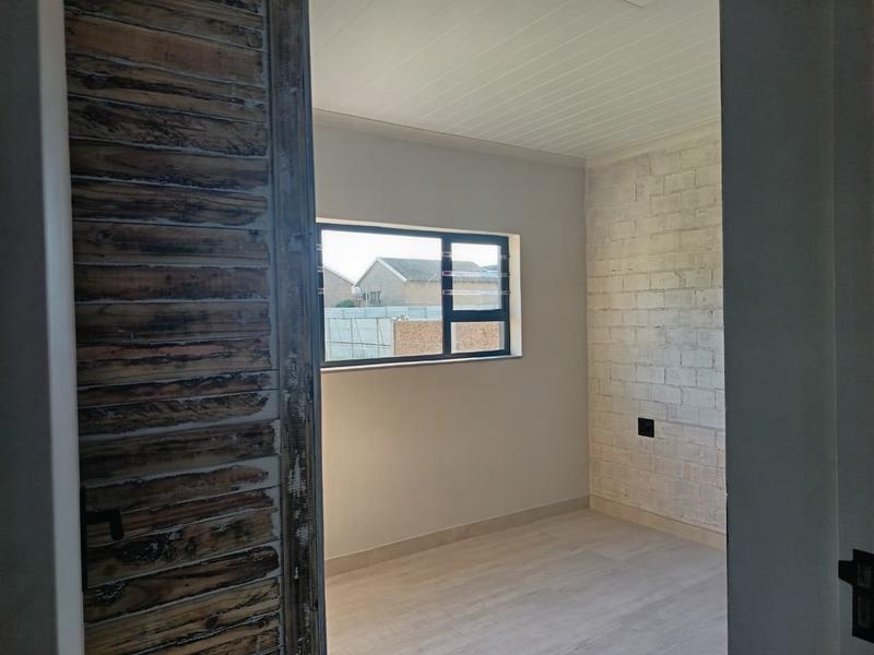2 Bedroom Property for Sale in Albertinia Western Cape